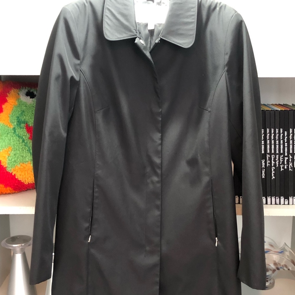 ALFRED SUNG Black Trench Coat with Sleek Collar